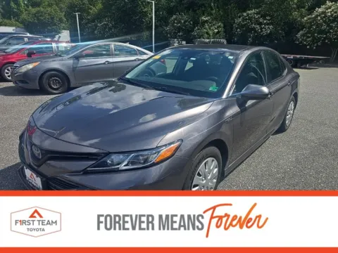 Gray 2019 Toyota Camry Hybrid LE for sale in Chesapeake, VA