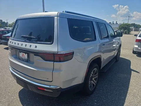 More photos of 2023 Jeep Wagoneer Series II at First Team Toyota, VA