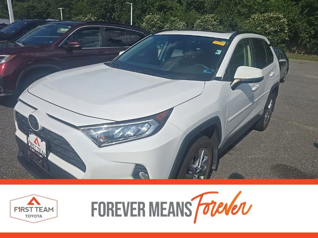 White 2020 Toyota RAV4 XLE Premium for sale in Chesapeake, VA