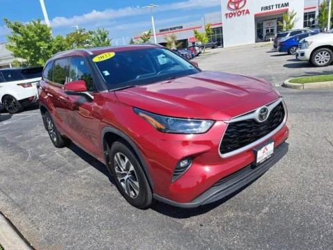 More photos of 2022 Toyota Highlander XLE at First Team Toyota, VA