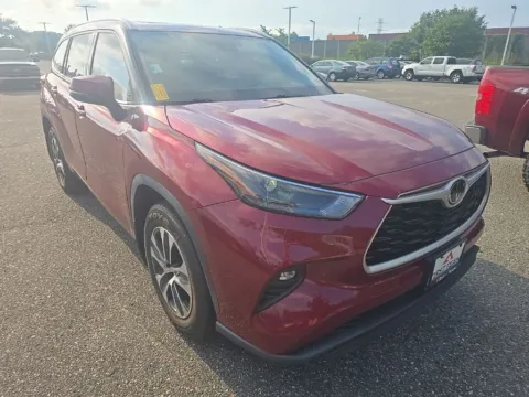 Another view of 2022 Toyota Highlander XLE for sale in Chesapeake, VA at First Team Toyota