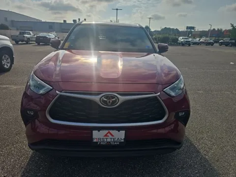 Photos of 2022 Toyota Highlander XLE for sale in Chesapeake, VA at First Team Toyota