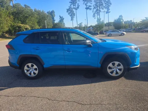 More photos of 2020 Toyota RAV4 LE at First Team Toyota, VA