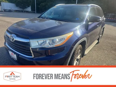 Blue 2014 Toyota Highlander XLE V6 for sale in Chesapeake, VA