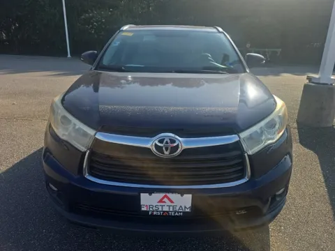 Photos of 2014 Toyota Highlander XLE V6 for sale in Chesapeake, VA at First Team Toyota