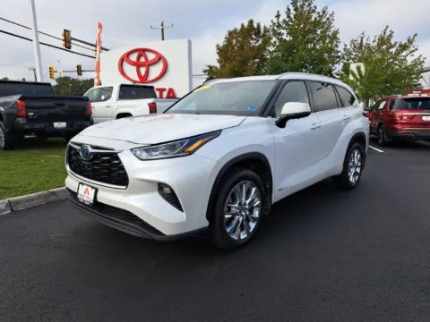 Photos of 2023 Toyota Highlander Hybrid Limited for sale in Chesapeake, VA at First Team Toyota