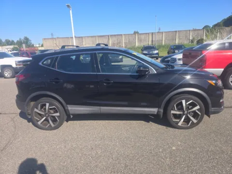 More photos of 2020 Nissan Rogue Sport SL at First Team Toyota, VA