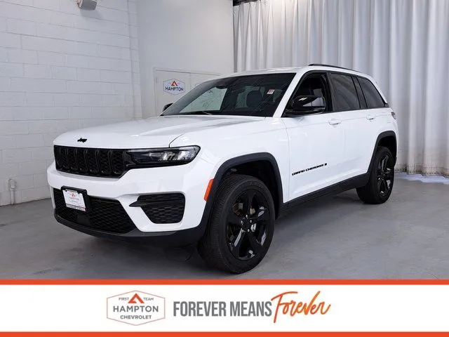 White 2022 Jeep Grand Cherokee Altitude for sale in Hampton, VA