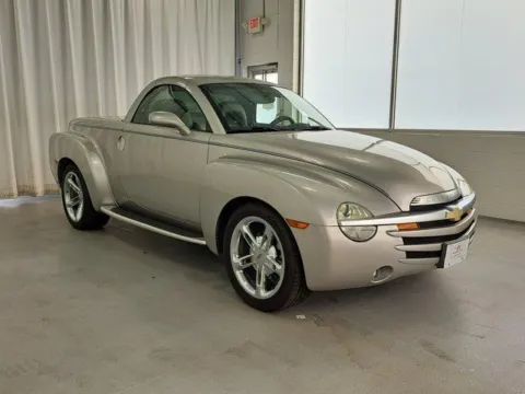 More photos of 2005 Chevrolet SSR at First Team Hampton Chevrolet, VA