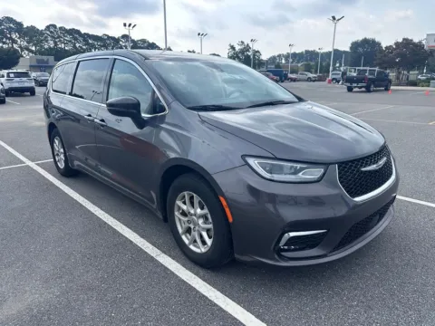 More photos of 2023 Chrysler Pacifica Touring L at First Team Hampton Chevrolet, VA