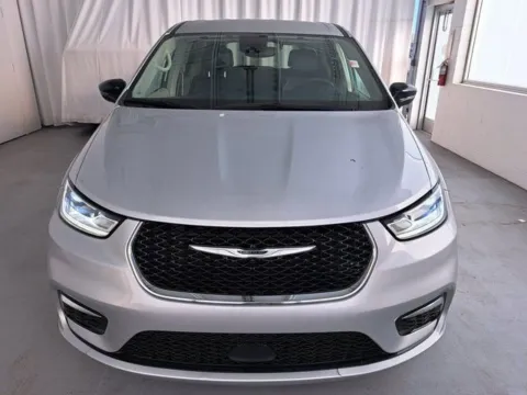 Another view of 2024 Chrysler Pacifica Touring L for sale in Hampton, VA at First Team Hampton Chevrolet