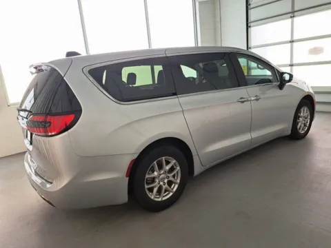 More photos of 2024 Chrysler Pacifica Touring L at First Team Hampton Chevrolet, VA