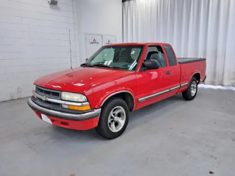 Photos of 2002 Chevrolet S-10 LS for sale in Hampton, VA at First Team Hampton Chevrolet