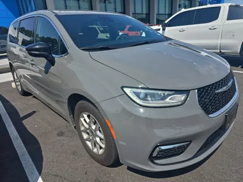 More photos of 2025 Chrysler Pacifica Select at First Team Hampton Chevrolet, VA