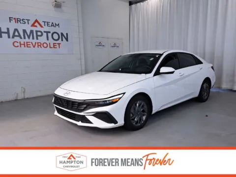 White 2024 Hyundai Elantra SEL for sale in Hampton, VA