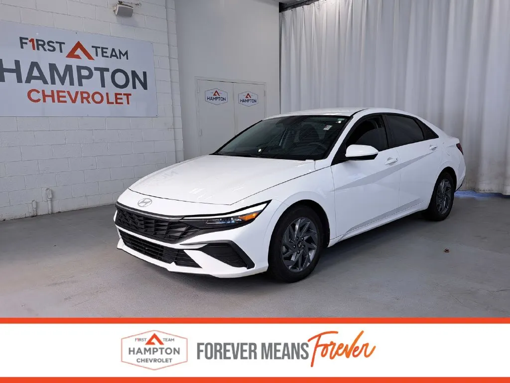 White 2024 Hyundai Elantra SEL for sale in Hampton, VA