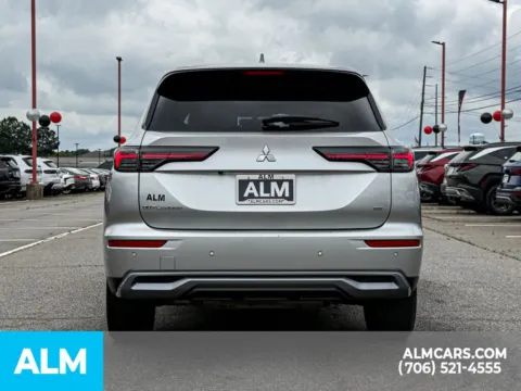 More photos of 2025 Mitsubishi Outlander SE at ALM Hyundai Athens, GA