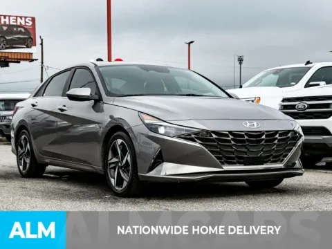 More photos of 2022 Hyundai Elantra Limited at ALM Hyundai Athens, GA
