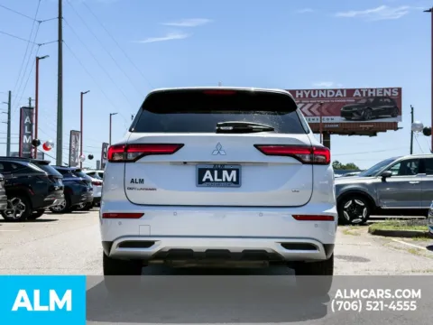 More photos of 2024 Mitsubishi Outlander SE at ALM Hyundai Athens, GA