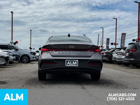 More photos of 2024 Hyundai Elantra SEL at ALM Hyundai Athens, GA