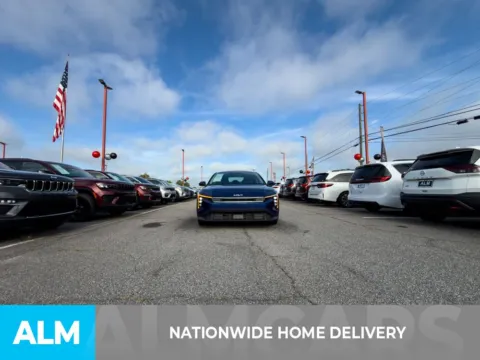 More photos of 2025 Kia K4 LXS at ALM Hyundai Athens, GA