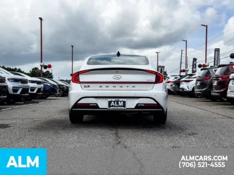 More photos of 2021 Hyundai Sonata Hybrid Limited at ALM Hyundai Athens, GA