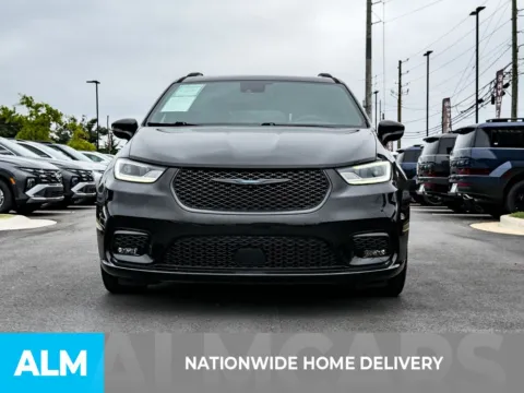 More photos of 2021 Chrysler Pacifica Hybrid Limited at ALM Hyundai Athens, GA