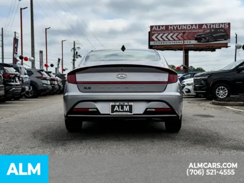 More photos of 2023 Hyundai Sonata Hybrid SEL at ALM Hyundai Athens, GA