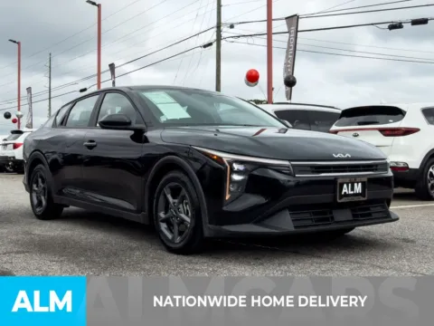 More photos of 2025 Kia K4 LXS at ALM Hyundai Athens, GA