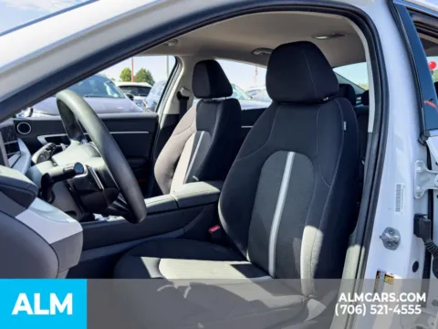 More photos of 2024 Hyundai Sonata SEL at ALM Hyundai Athens, GA