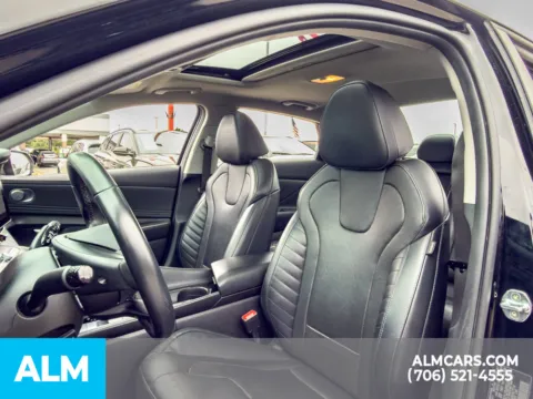 More photos of 2022 Hyundai Elantra Hybrid Limited at ALM Hyundai Athens, GA