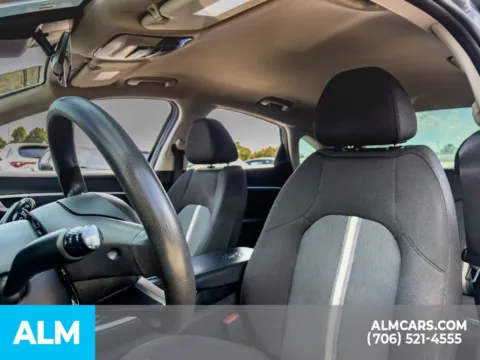 More photos of 2021 Hyundai Sonata SEL at ALM Hyundai Athens, GA