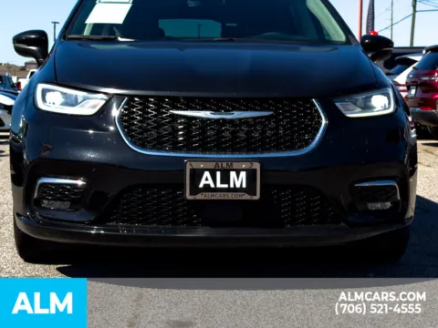 More photos of 2023 Chrysler Pacifica Touring L at ALM Hyundai Athens, GA