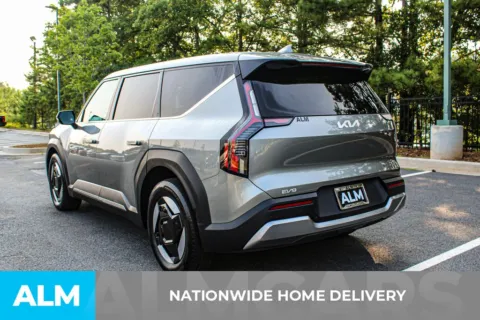 More photos of 2024 Kia EV9 Light Long Range at ALM Mall of Georgia, GA