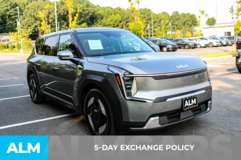 More photos of 2024 Kia EV9 Light Long Range at ALM Mall of Georgia, GA