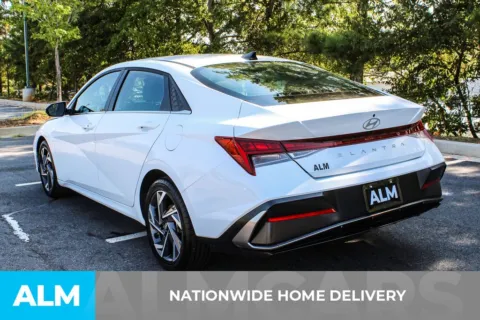 More photos of 2025 Hyundai Elantra SEL Convenience at ALM Mall of Georgia, GA