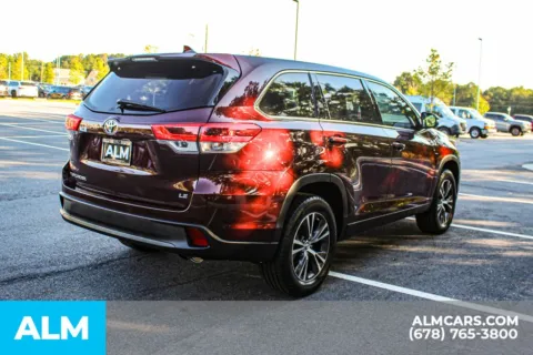 More photos of 2019 Toyota Highlander LE Plus at ALM Mall of Georgia, GA