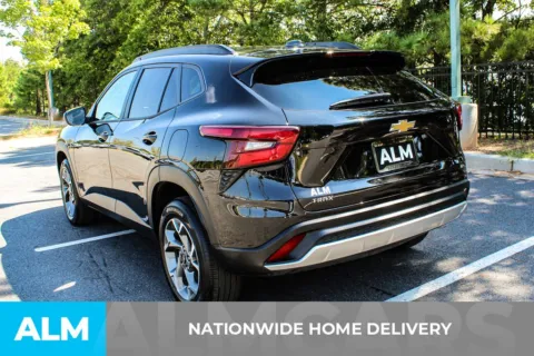 More photos of 2025 Chevrolet Trax LT at ALM Mall of Georgia, GA