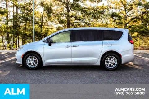 More photos of 2024 Chrysler Pacifica Touring L at ALM Mall of Georgia, GA
