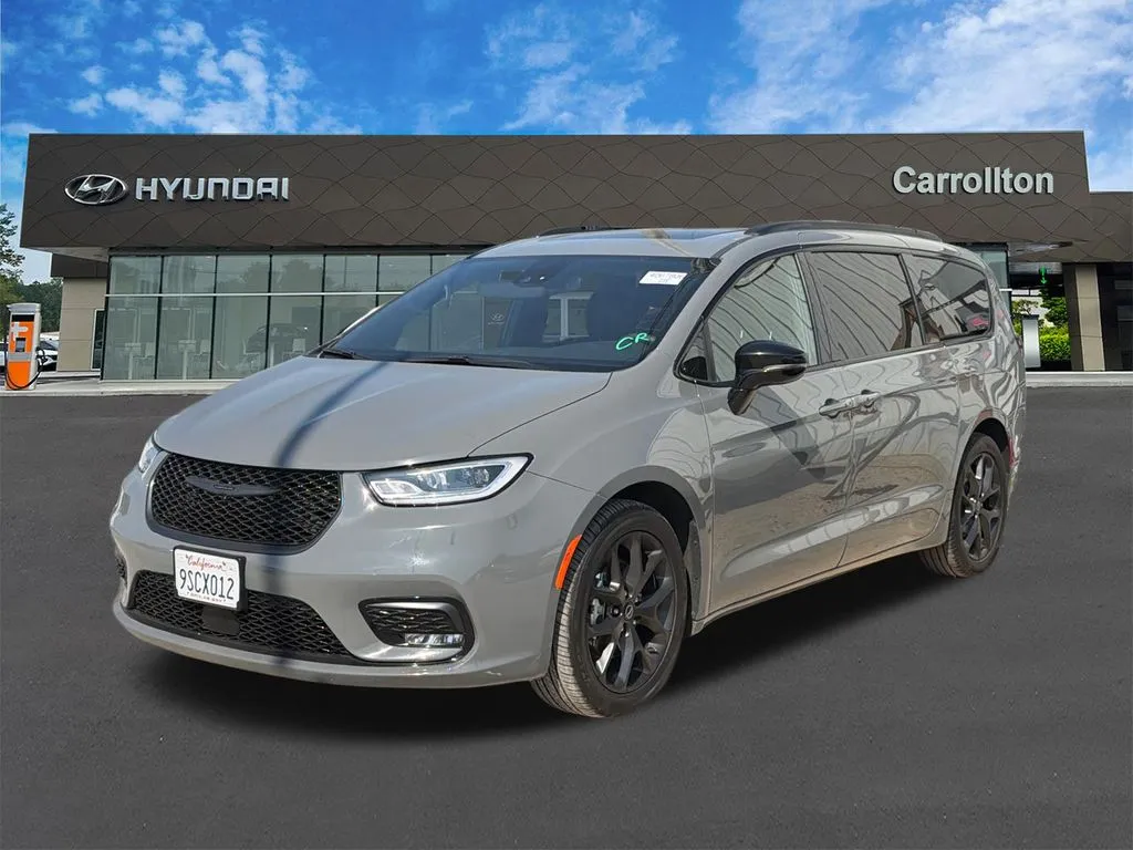 Gray 2025 Chrysler Pacifica Limited for sale in Carrollton, GA