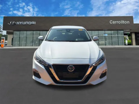 Photos of 2022 Nissan Altima 2.5 SV for sale in Carrollton, GA at Carrollton Hyundai