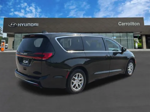 More photos of 2023 Chrysler Pacifica Touring L at Carrollton Hyundai, GA