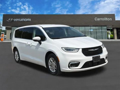Another view of 2023 Chrysler Pacifica Touring L for sale in Carrollton, GA at Carrollton Hyundai
