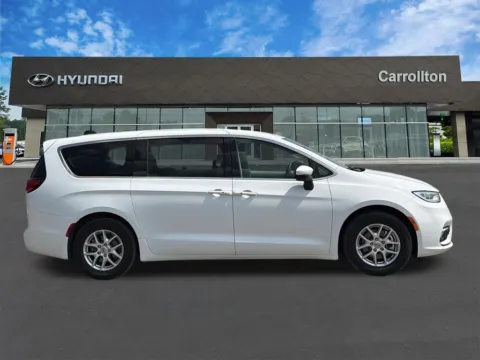 More photos of 2023 Chrysler Pacifica Touring L at Carrollton Hyundai, GA