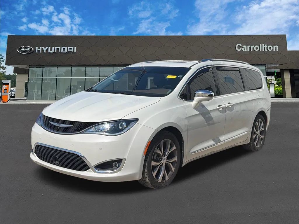 White 2017 Chrysler Pacifica Limited for sale in Carrollton, GA
