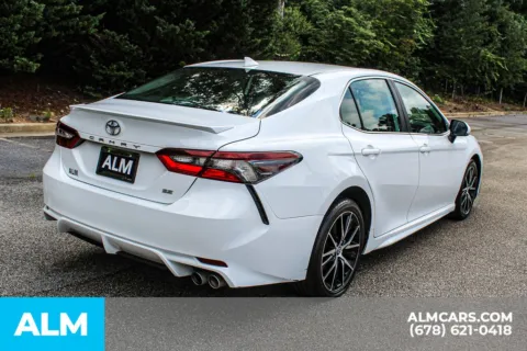 More photos of 2023 Toyota Camry SE at ALM Gwinnett, GA