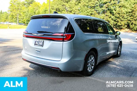 More photos of 2023 Chrysler Pacifica Touring L at ALM Gwinnett, GA
