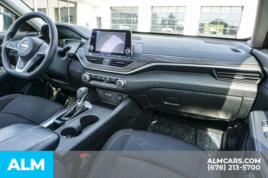 2025 Nissan Altima SV - Photo 24