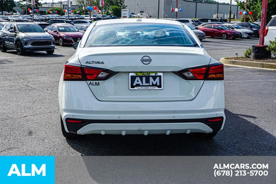 2025 Nissan Altima SV - Photo 11