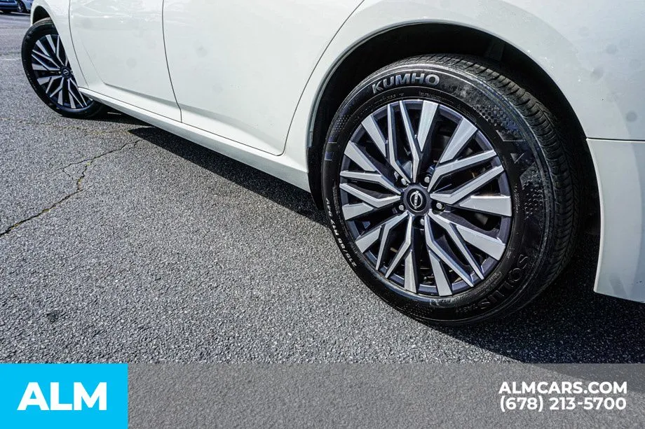 2025 Nissan Altima SV - Photo 16